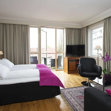 Thon Moldefjord Hotel 3*